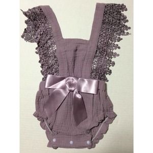 Crepe Solid Lace & Bowknot Sleeveless Baby Romper